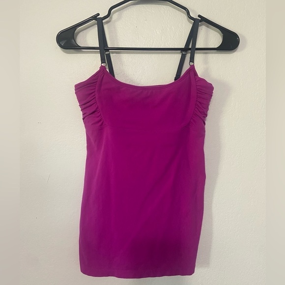 Zobha women's size 2 workout tank with convertible straps and built in shelf bra - Picture 1 of 6